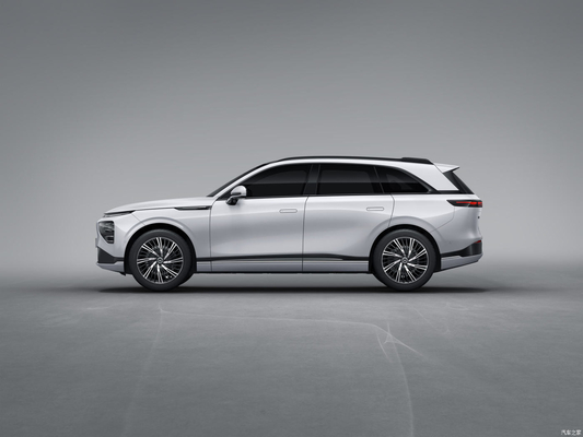 Voiture électrique à grande vitesse Xpeng G9 5 portes 5 sièges à gauche Direction large espace SUV 650Km