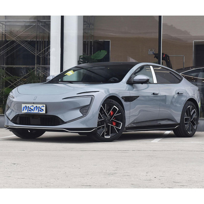 2024 4 portes 5 places Sedan voiture électrique avec une autonomie de 12 650 km et une vitesse maximale de 215 km/h