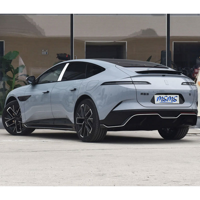 2024 4 portes 5 places Sedan voiture électrique avec une autonomie de 12 650 km et une vitesse maximale de 215 km/h