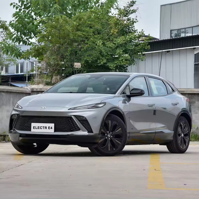 2024 Buick E4 SUV électrique pur avec charge rapide, efficacité énergétique et design de luxe