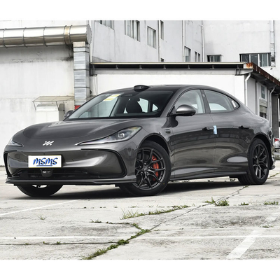 Voiture de sport à quatre roues motrices de haute puissance 618 km Max Zhiji L6 Pure Electric 2160kg/2610kg Poids à la corde